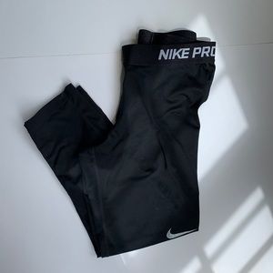 Women Nike Pro Crop Workout Pants, Black Nike Leggings